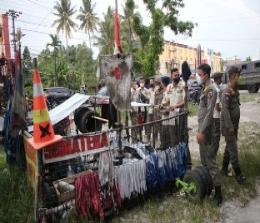 Petugas Satpol PP Pekanbaru merazia kelompok vespa gembel yang dinilai meresahkan masyarakat.